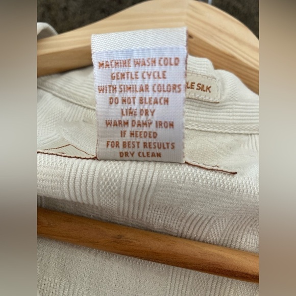 Paradise collection 100% fine washable silk Large button down shirt - Picture 8 of 8